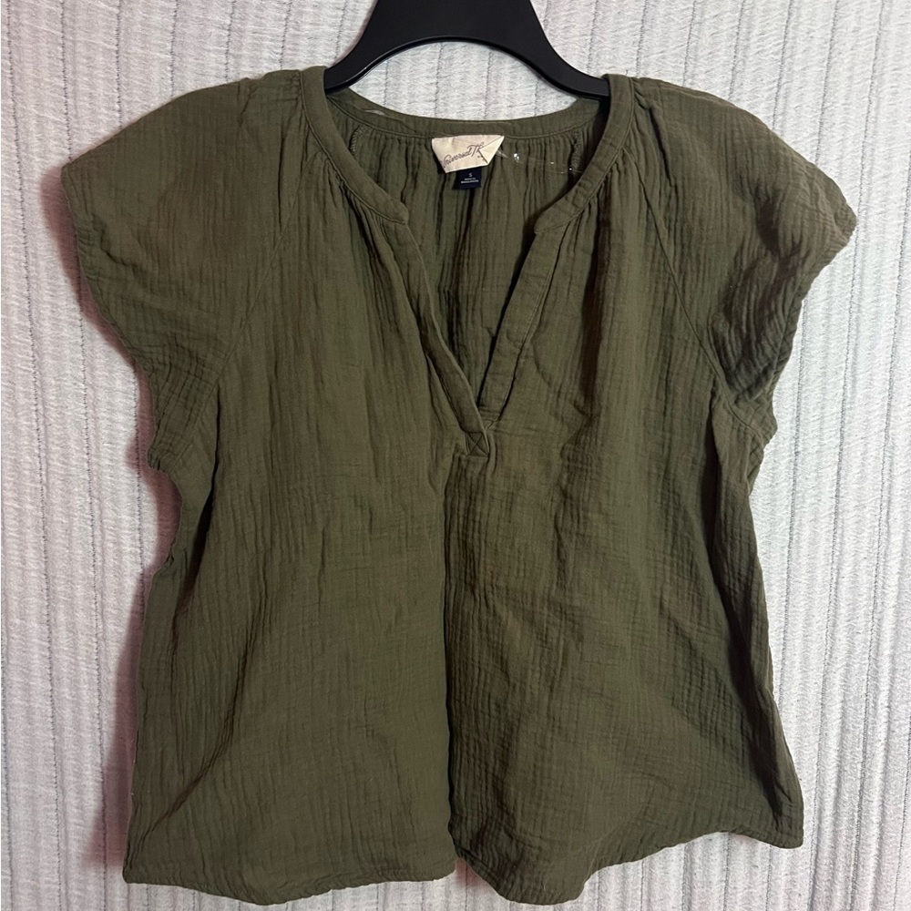 Universal Thread Olive Gauze Blouse